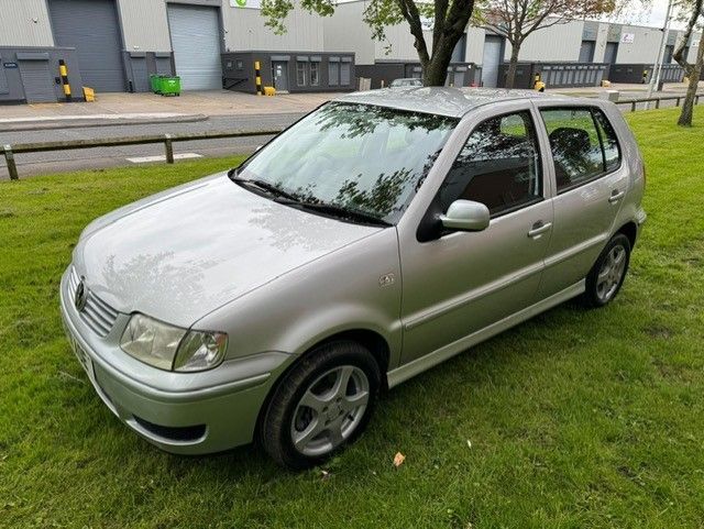 Volkswagen Polo 1.4 S 5dr Auto [75bhp] Hatchback Petrol Silver