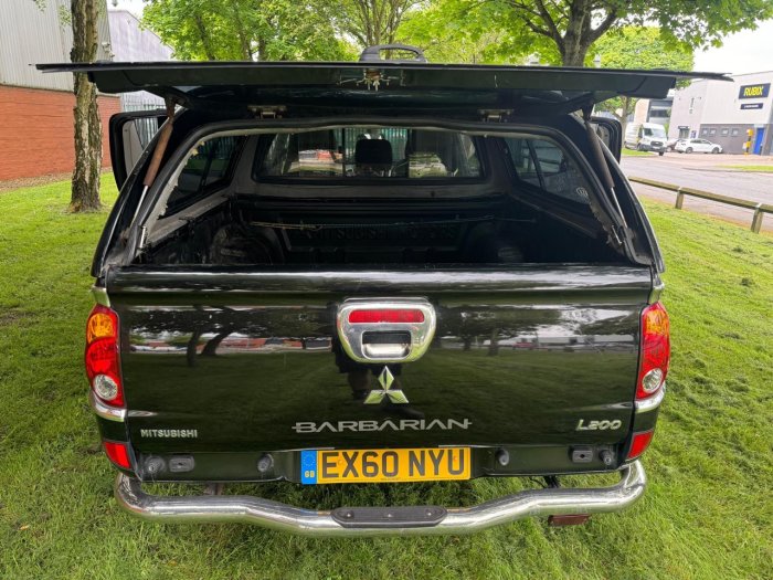 Mitsubishi L200 2.5 Double Cab DI-D Barbarian 4WD Auto 176Bhp Pick Up Diesel Black