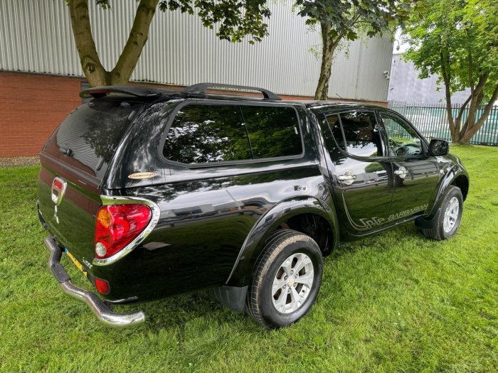 Mitsubishi L200 2.5 Double Cab DI-D Barbarian 4WD Auto 176Bhp Pick Up Diesel Black