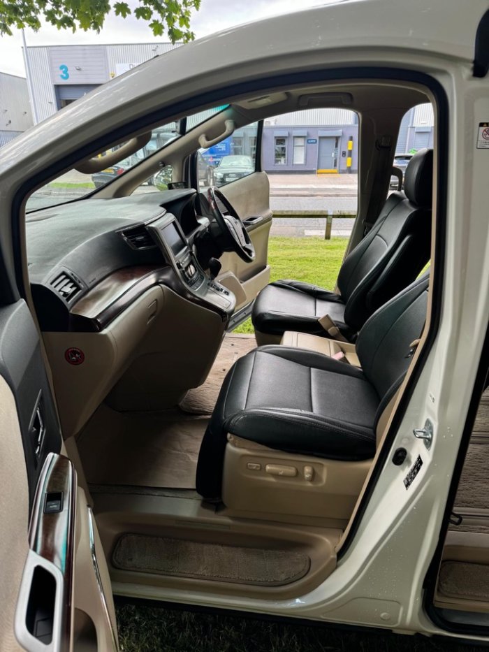 Toyota Alphard 3.5 V6 Estate Petrol Pearl