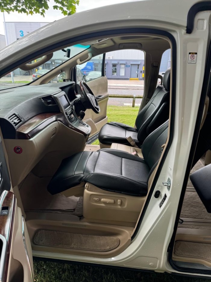 Toyota Alphard 3.5 V6 Estate Petrol Pearl