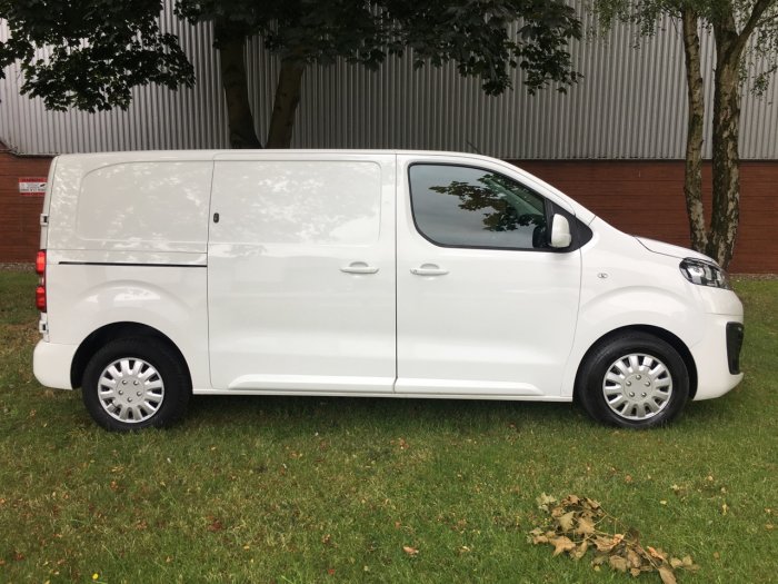 Vauxhall Vivaro 3100 2.0d 120PS Sportive H1 Van Panel Van Diesel White