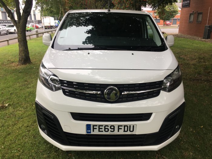 Vauxhall Vivaro 3100 2.0d 120PS Sportive H1 Van Panel Van Diesel White