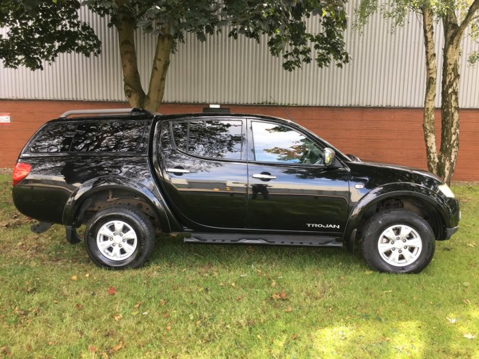 Mitsubishi L200 2.5 Double Cab DI-D Trojan 4WD 134Bhp [2010] Pick Up Diesel Black