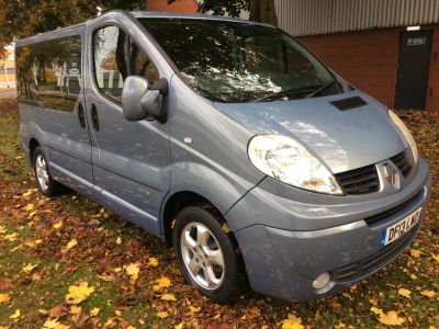 Renault Trafic 2.0 SL27dCi 115 Sport [Sat Nav] 9 Seater Euro 5 Minibus Diesel BlueRenault Trafic 2.0 SL27dCi 115 Sport [Sat Nav] 9 Seater Euro 5 Minibus Diesel Blue at Chequered Flag GB LTD Leeds