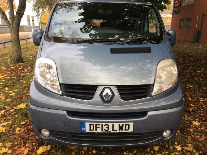 Renault Trafic 2.0 SL27dCi 115 Sport [Sat Nav] 9 Seater Euro 5 Minibus Diesel Blue