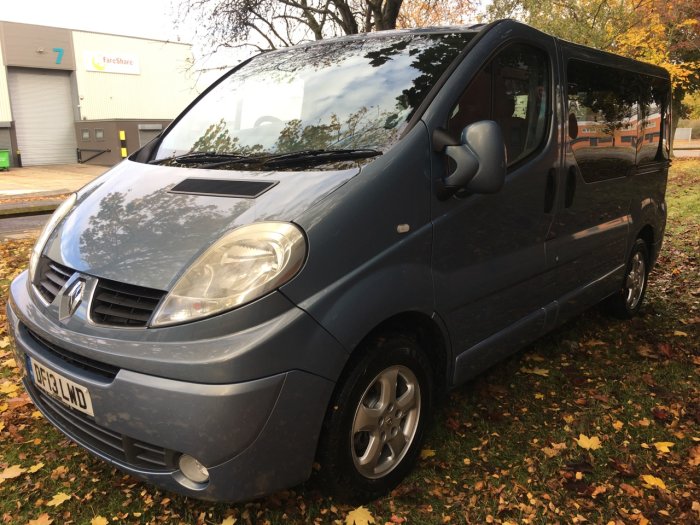 Renault Trafic 2.0 SL27dCi 115 Sport [Sat Nav] 9 Seater Euro 5 Minibus Diesel Blue