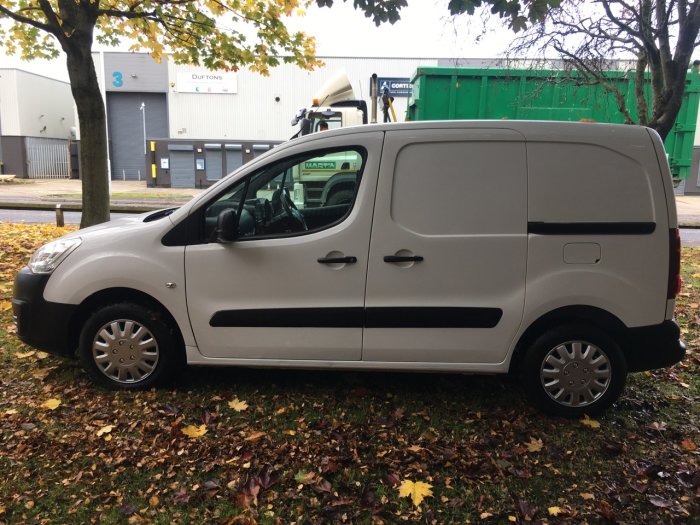 Citroen Berlingo 1.6 BlueHDi 850Kg Enterprise 100ps Panel Van Diesel White