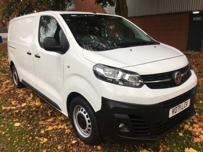 Vauxhall Vivaro 2900 1.5d 100PS Dynamic H1 Van Panel Van Diesel WhiteVauxhall Vivaro 2900 1.5d 100PS Dynamic H1 Van Panel Van Diesel White at Chequered Flag GB LTD Leeds