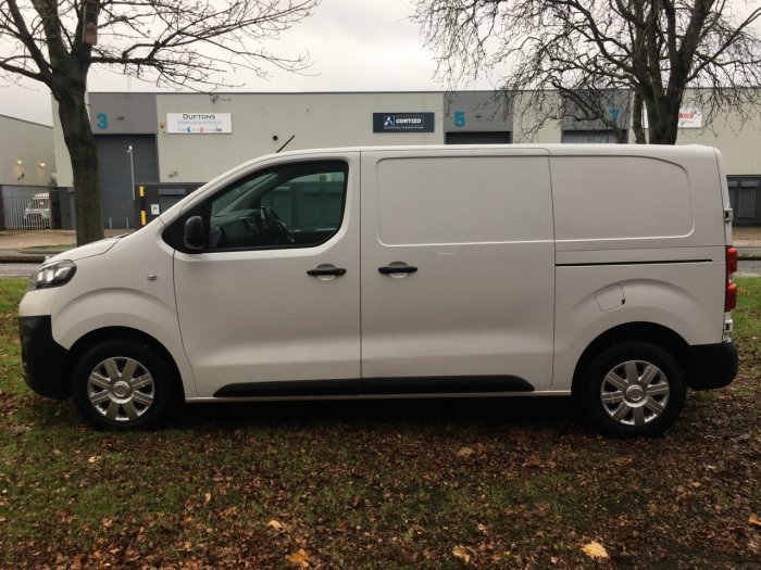 Vauxhall Vivaro 3100 2.0d 120PS Edition H1 Van Panel Van Diesel White