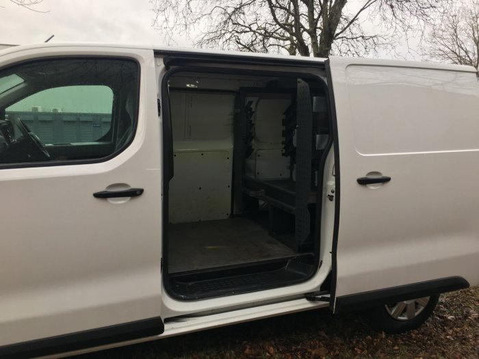 Vauxhall Vivaro 3100 2.0d 120PS Edition H1 Van Panel Van Diesel White