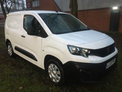 Peugeot Partner 1000 1.5 BlueHDi 100 Professional Van Panel Van Diesel WhitePeugeot Partner 1000 1.5 BlueHDi 100 Professional Van Panel Van Diesel White at Chequered Flag GB LTD Leeds