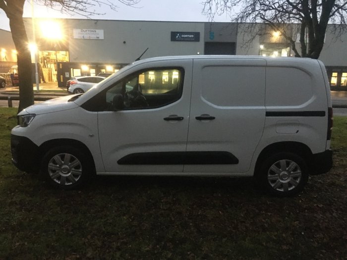 Peugeot Partner 1000 1.5 BlueHDi 100 Professional Van Panel Van Diesel White