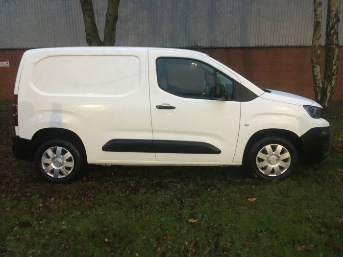 Peugeot Partner 1000 1.5 BlueHDi 100 Professional Van Panel Van Diesel White