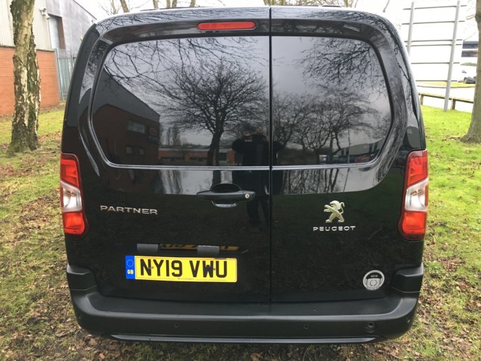 Peugeot Partner 1.5 B/HDI 100 950PROF LWB Panel Van Diesel Black