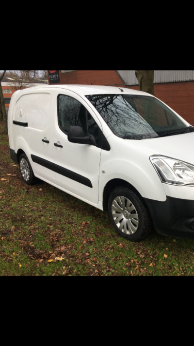 Citroen Berlingo 1.6 e-HDi Airdream 750Kg LX 90ps Panel Van Diesel WhiteCitroen Berlingo 1.6 e-HDi Airdream 750Kg LX 90ps Panel Van Diesel White at Chequered Flag GB LTD Leeds