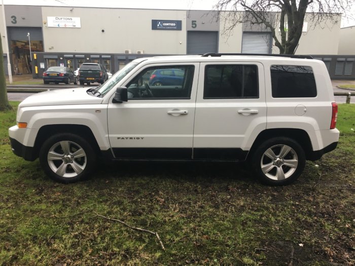 Jeep Patriot 2.2 CRD Sport Plus 5dr Estate Diesel White