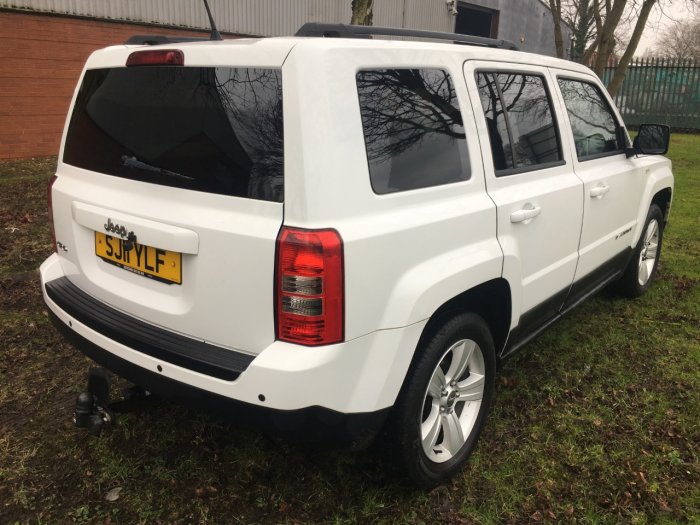 Jeep Patriot 2.2 CRD Sport Plus 5dr Estate Diesel White