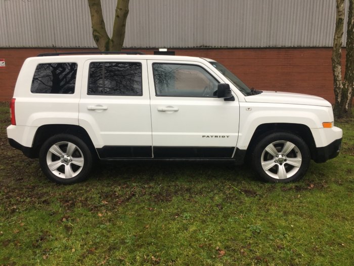 Jeep Patriot 2.2 CRD Sport Plus 5dr Estate Diesel White